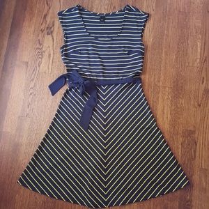 Ann Taylor Factory Dress Navy & Lime Stripes Sz XS